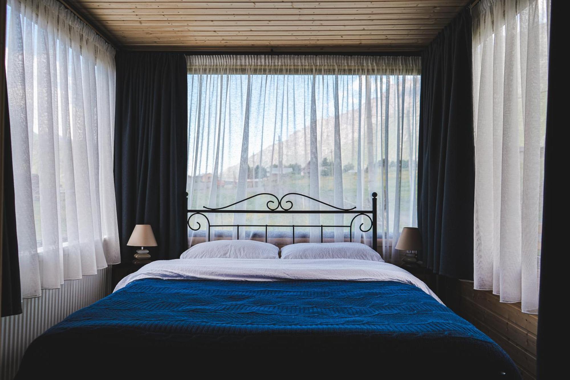 Traveler'S Cottages In Kazbegi Экстерьер фото