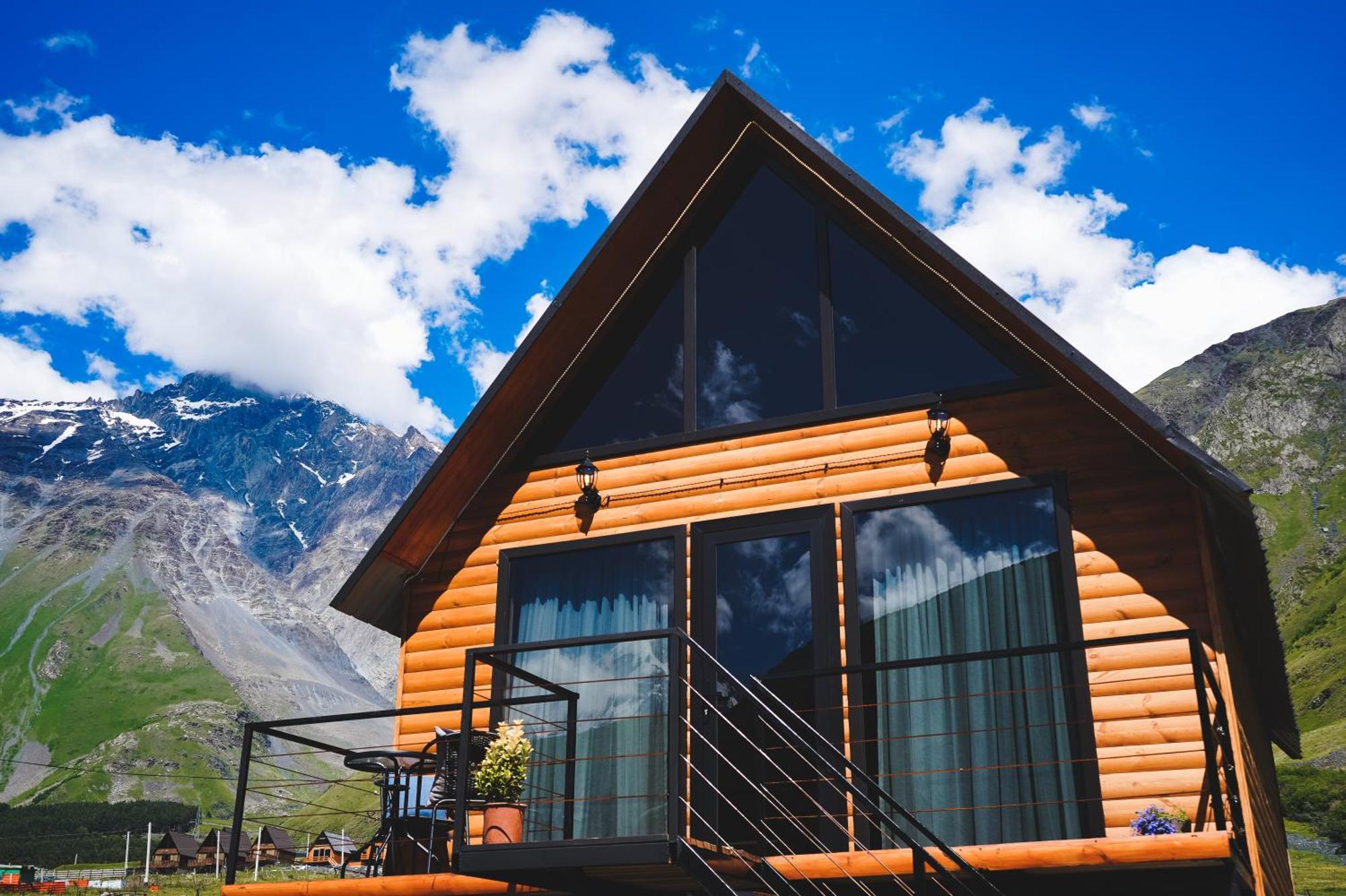 Traveler'S Cottages In Kazbegi Экстерьер фото