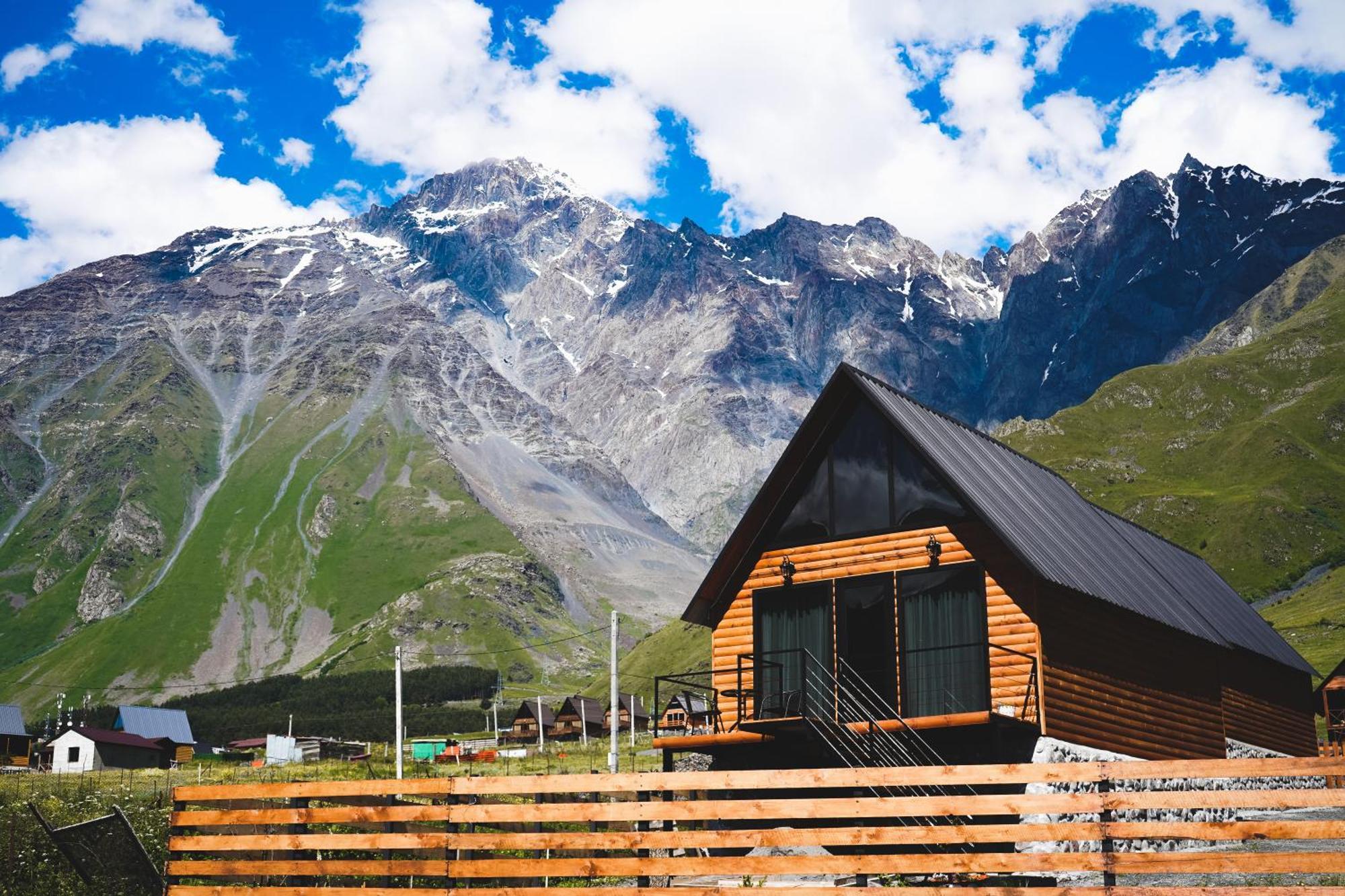 Traveler'S Cottages In Kazbegi Экстерьер фото
