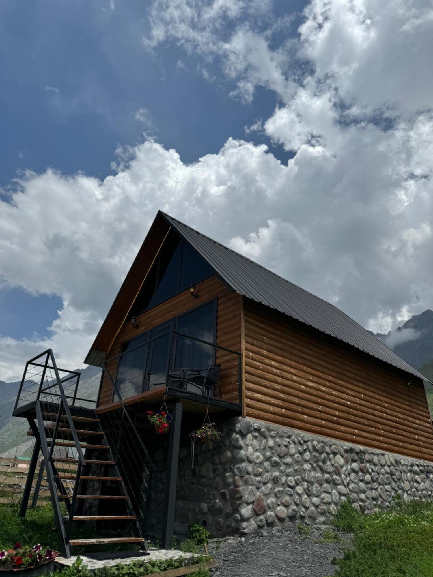 Traveler'S Cottages In Kazbegi Экстерьер фото